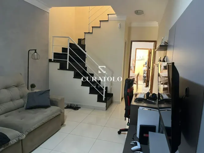 Sobrado para venda com 84 metros quadrados com 2 quartos em Sítio Pinheirinho - São Paulo