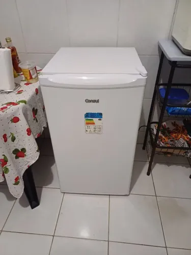 Vende 01 frigobar