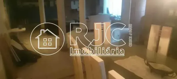 Imóvel para venda tem 200 metros quadrados com 5 quartos em Laranjeiras - Rio de Janeiro -