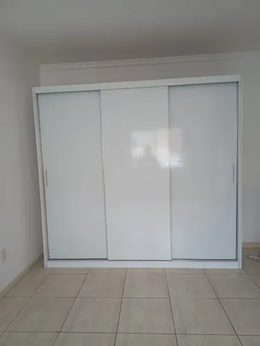 Guarda roupa 3 portas branco