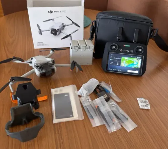 DJI mini 4 Pro Fly More Combo