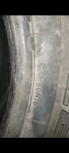 Vendo 5 pneus pra caminhonete sw4 aro 18 .265.60. Brideston estão bem conservados