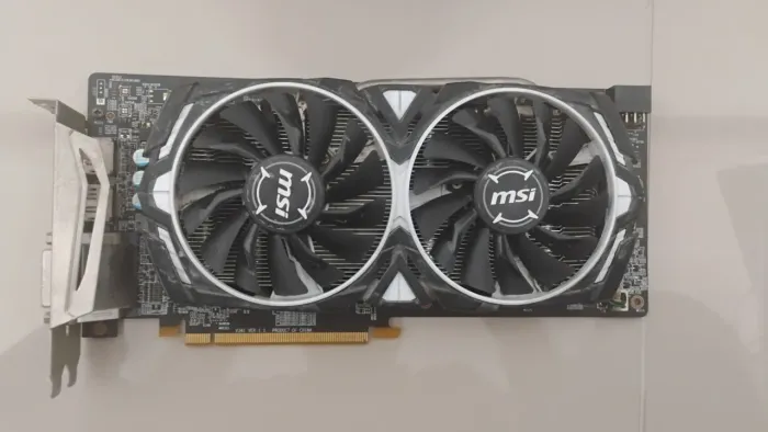 Radeon RX 480 Armor 4gb OC - Para manutenção