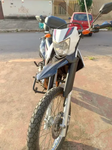 Yamaha Lander 250 bem conservada 2009