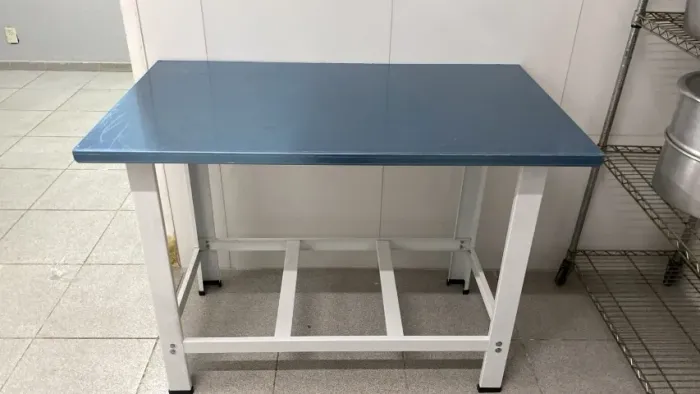 Mesa de manipulaçao 1.20x70