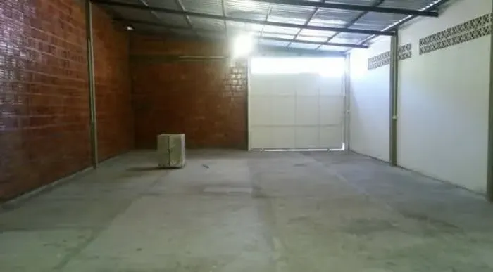 Galpão/Armazém 200m² c/ Escritório proximo ao Sesi do Coroado