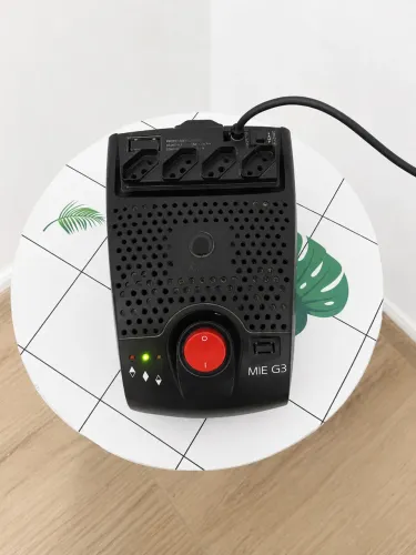 Módulo Isolador Estabilizador APC Microsol MIE G3 funcionando
