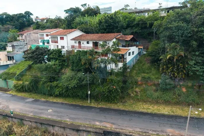 Ótima renda - imóvel com 3 pavimentos e entradas independentes , 380m2 área total, 289 m2