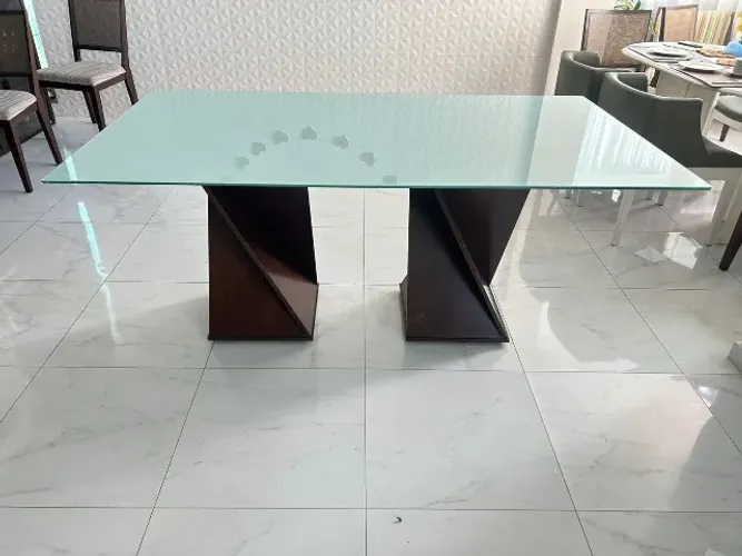 Mesa de Jantar Design Moderno (1,80m x 1,00m) - Tampo de Vidro