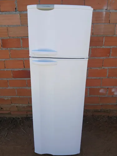 Vendo geladeira Electrolux gelo seco Funcionando perfeitamente(Faço entrega)