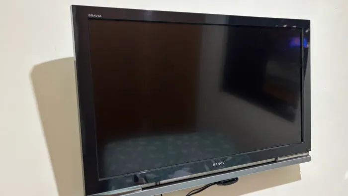 Televisão HD Sony Bravia 42 polegadas + suporte articulado 