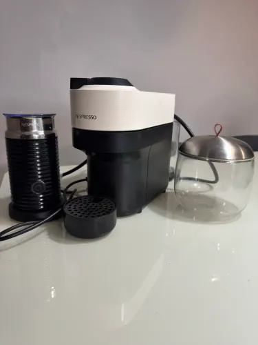 Kit Nespresso Vertuo pop Aeroccino e porta cápsula