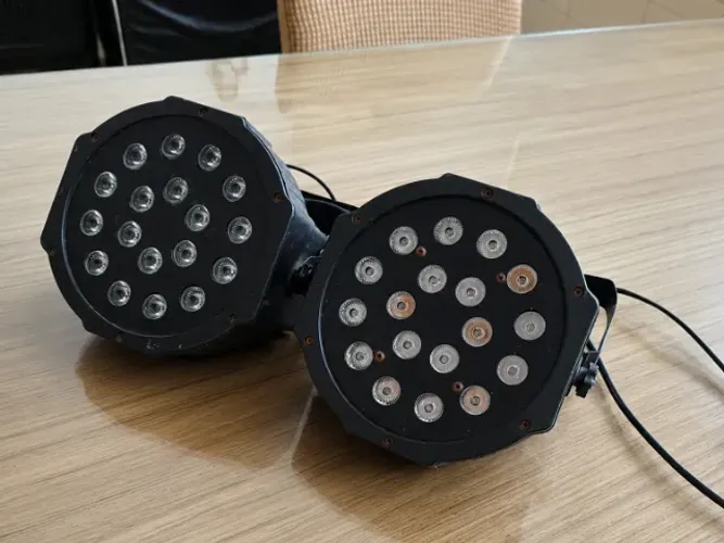 Kit 2 Canhões PAR LED RGB 18 LEDs DMX - Iluminação para Festas e Eventos