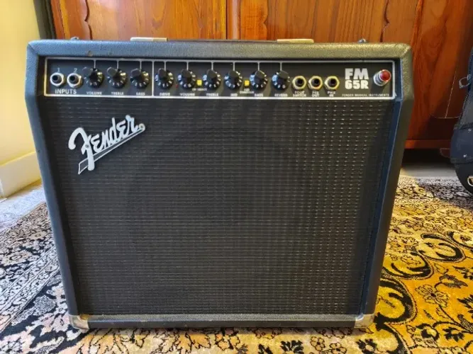 Amplificador Fender Frontmann 65R