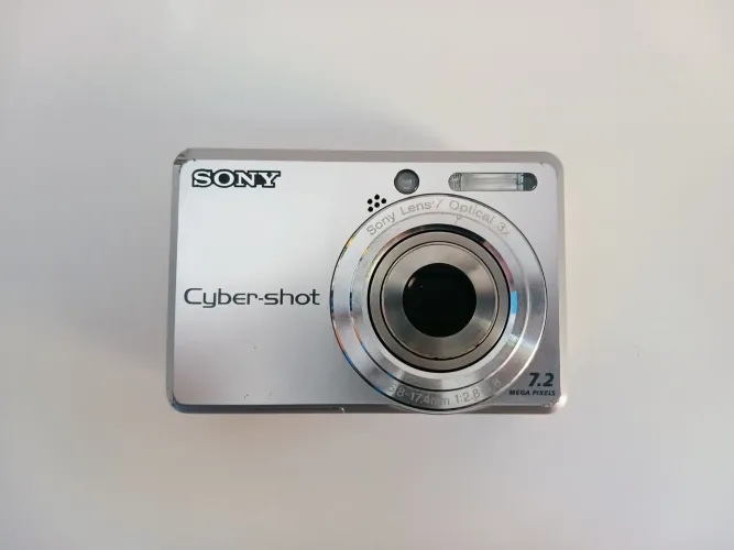 Câmera Sony Cyber-shot DSC-S730