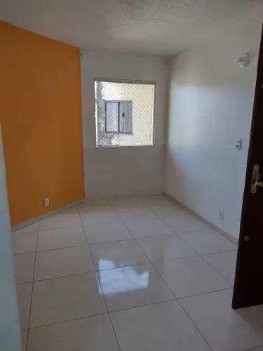 Alugo apartamento José Tenório