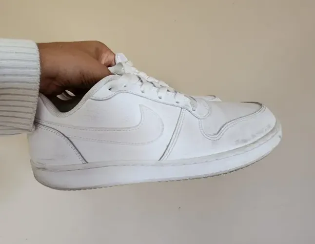 TENIS NIKE BRANCO Nº40