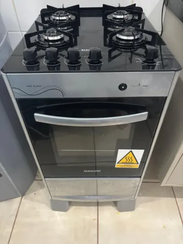 Fogão novinho,forno nunca usado, sem defeito automático na garantia.