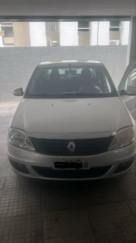 Renault Logan Expression Hi-flex 1.6 16V 4P AUT 2013
