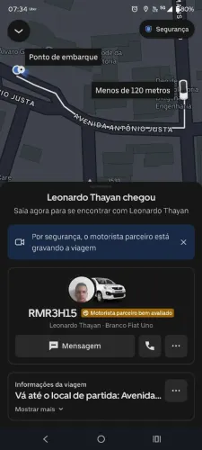 Grade ler - está com alguns pontos de ferrugem, mas está boa