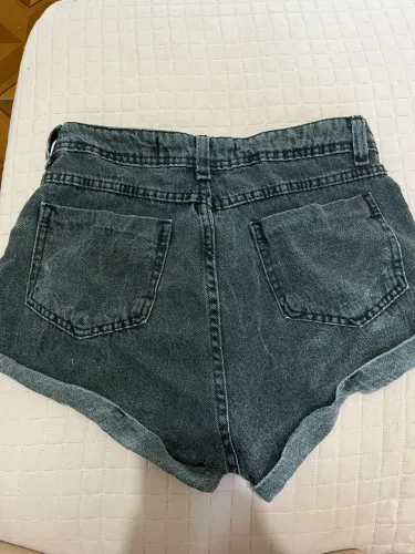 Short Jeans Grafite Feminino Tam. 40 - R$ 25