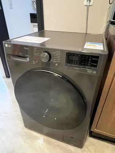 Lava e seca smart LG 12kg titanium com inteligência artificial