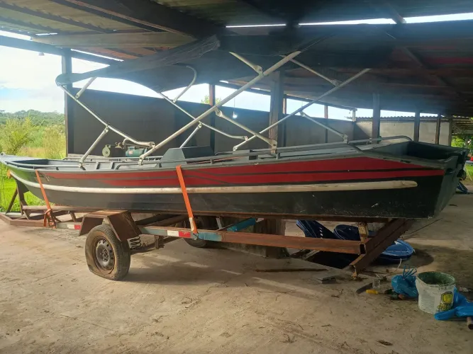 Vendo barato esse bote