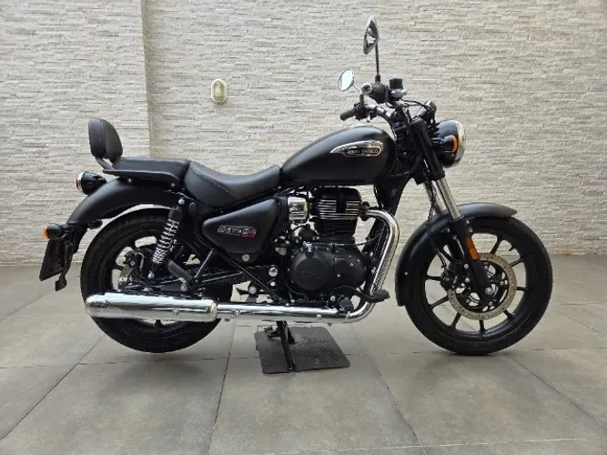 Royal Enfield Meteor 350 Stellar Black Apenas 700 km Único Dono