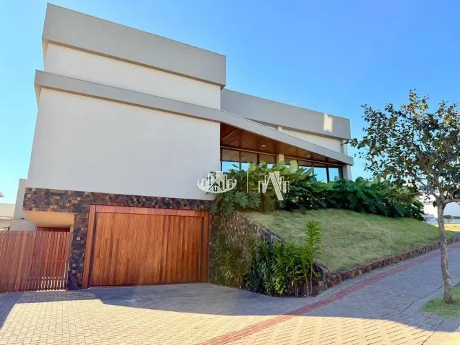 Sobrado com 3 Suítes à venda, 207 m² por R$ 2.050.000 - Parque Tauá - Aranguá - Londrina/P