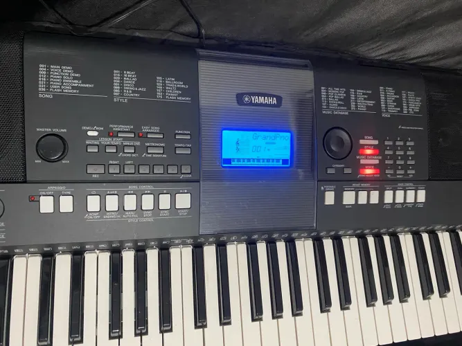 Teclado Yamaha Psr E423