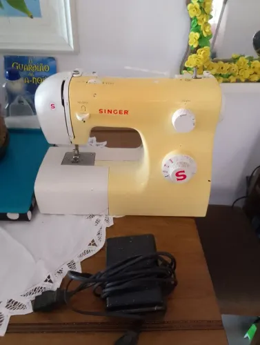 Máquina de costura Singer 
