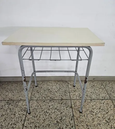 Classes (Mesas) Escolares em Fórmica - Diversas Unidades
