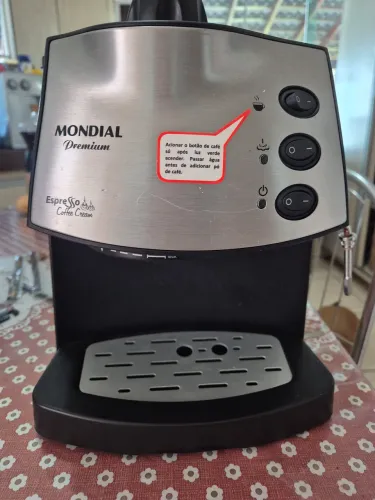 Cafeteira Mondial premium