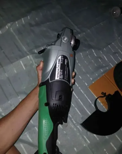 Esmerilhadeira Hitachi g23-mr (nova)