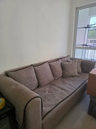 1.500 reais sofá 3 lugares 1.20cm não entrego. O preço já está com desconto.