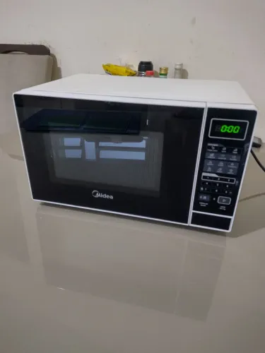 Microondas Midea 20 litros, funcionando perfeitamente