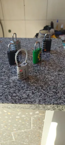 Vendo cadiados com segredo para sua mala