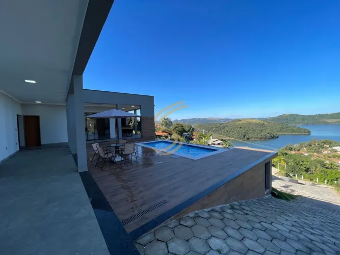 Oportunidade Única: Rancho de Alto Padrão Próximo ao Pier 22