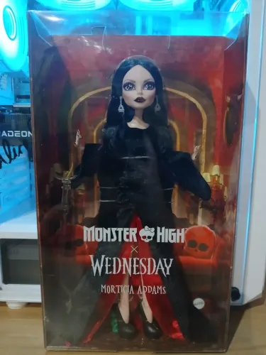 Pronta entrega Monster high Morticia Addams