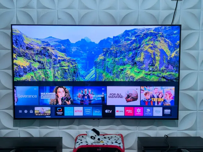 Vendo tv 50pl Samsung smart ultra HDR 4k lançamento 2020 tela com borda infinita semi nova