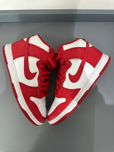 Dunk hi vermelho e branco