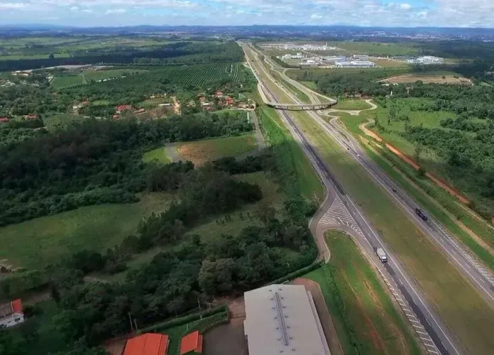 Área para loteamento/ind Imóvel para venda possui 273204 metros quadrados em Centro - Soro