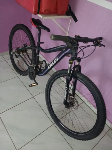 Bicicleta calloi aro 29 esportiva praticamente zera 