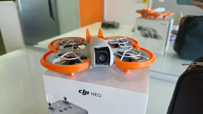 Drone DJI Neo - Fly More Combo (Baterias Saudáveis)