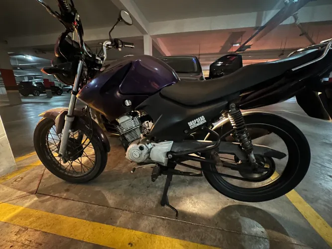 Moto Yamaha 125 2012 em dia, transfere na hora