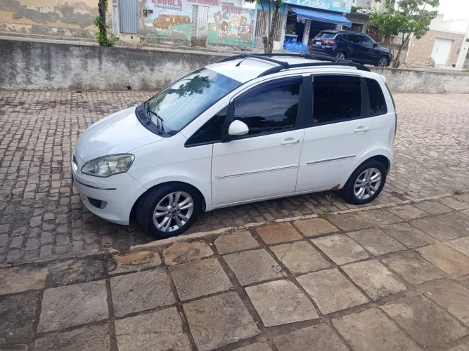 Fiat Idea Essence 1.6 Flex 16V 5P 2014