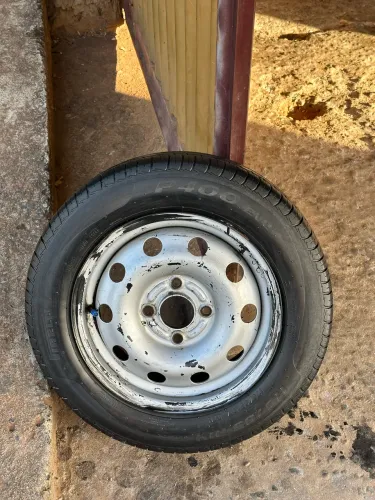 Roda 14 Ford  roda com pneu 