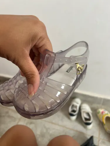 Sandália estilo Melissa