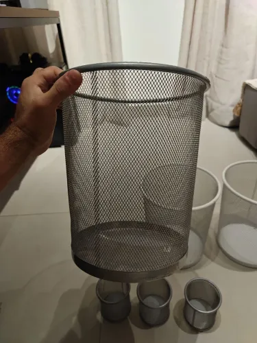 Kit lixeira + porta lápis Tok Stok (2 itens de cada)