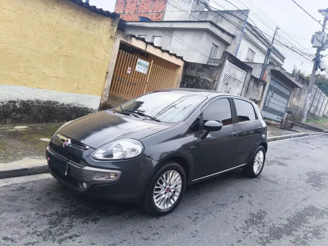 Fiat Punto Essence 1.6 Flex 16V 5P 2015